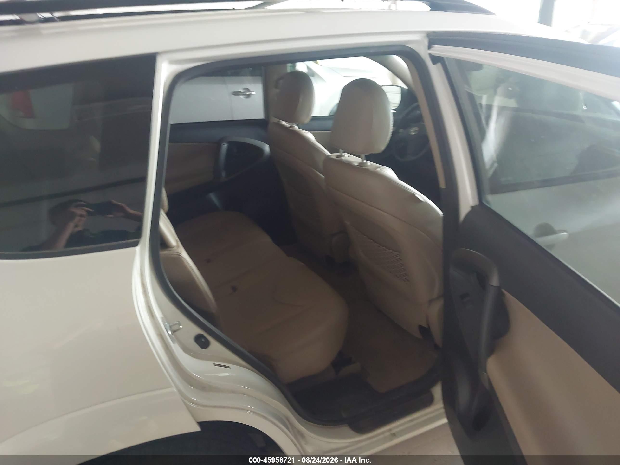 2010 Toyota Rav4 Limited White vin: JTMDF4DV6A5020982