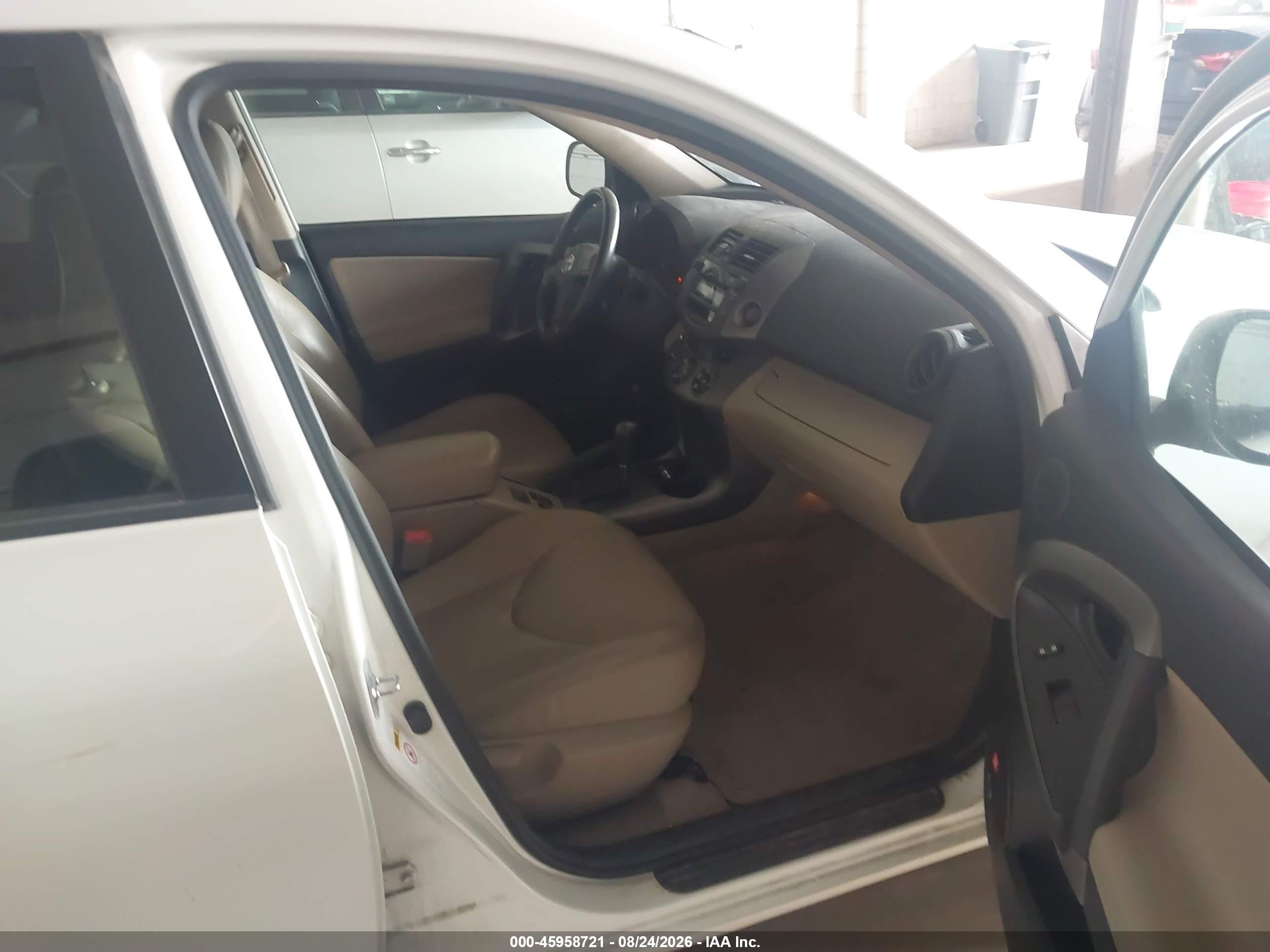 2010 Toyota Rav4 Limited White vin: JTMDF4DV6A5020982