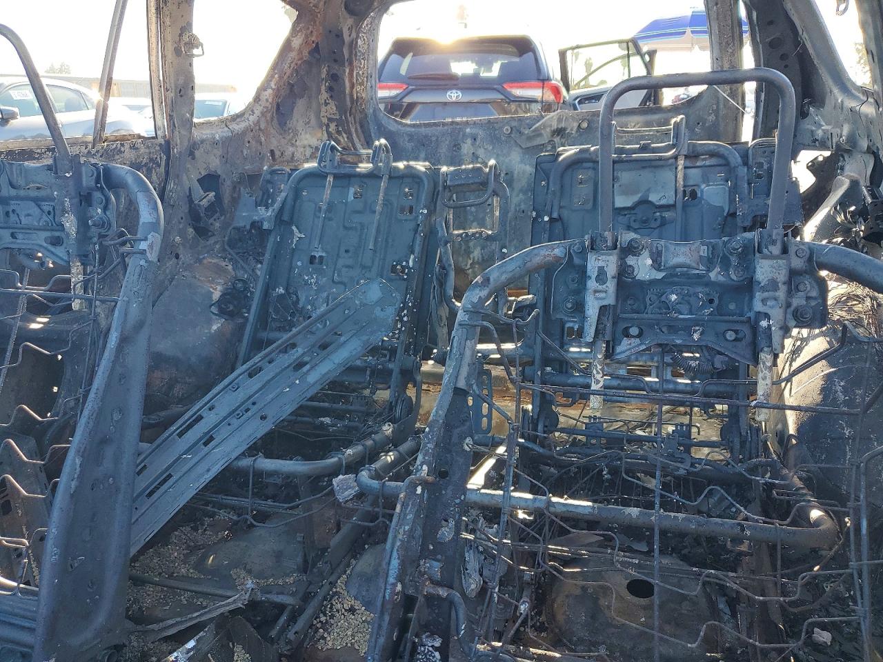 2010 Toyota Rav4 Limited Burn vin: JTMDF4DV6A5024479