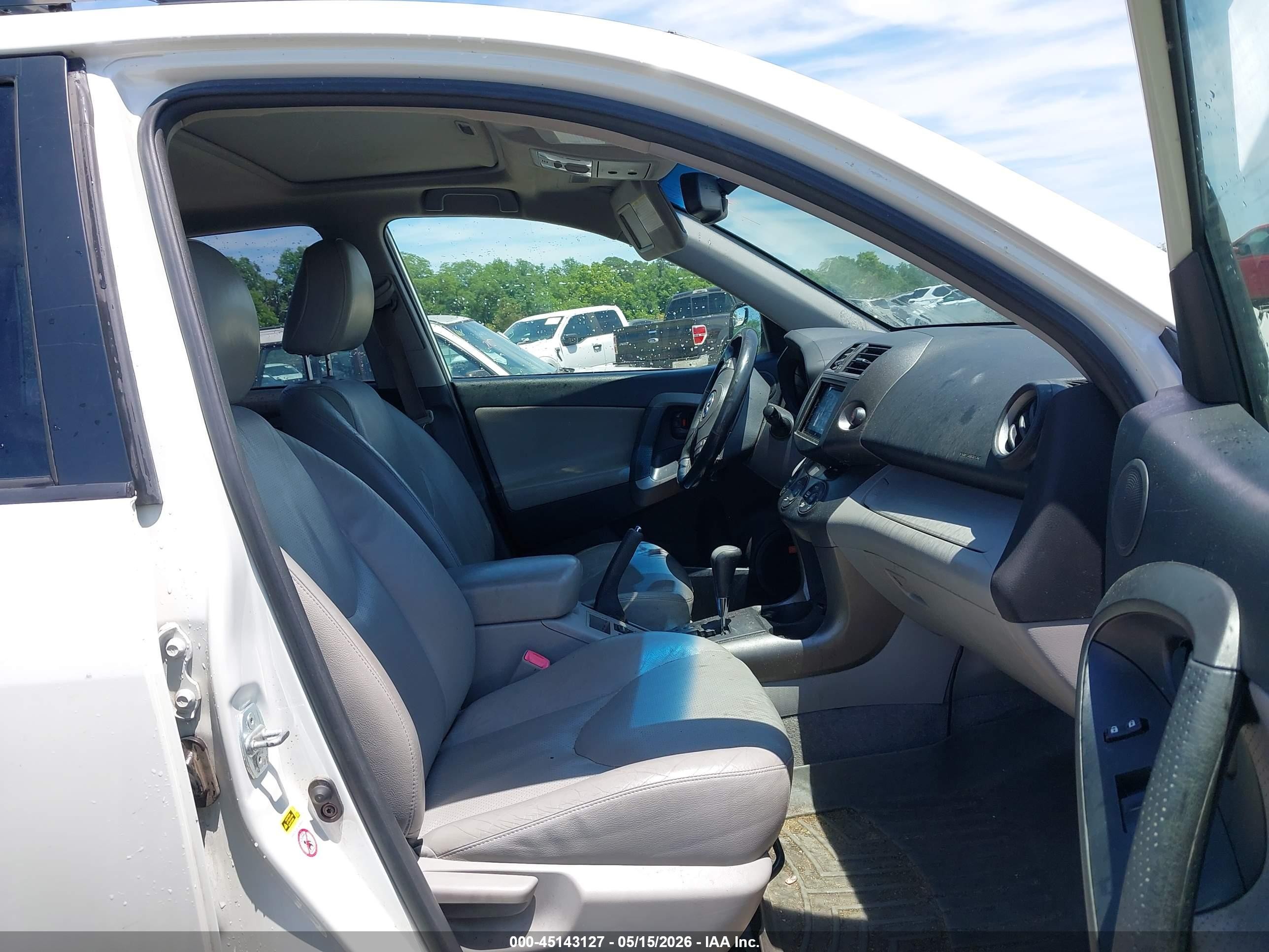 2010 Toyota Rav4 Limited White vin: JTMDF4DV7A5019145