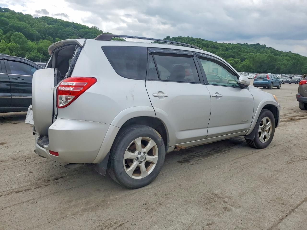 2010 Toyota Rav4 Limited Silver vin: JTMDF4DV9AD028161