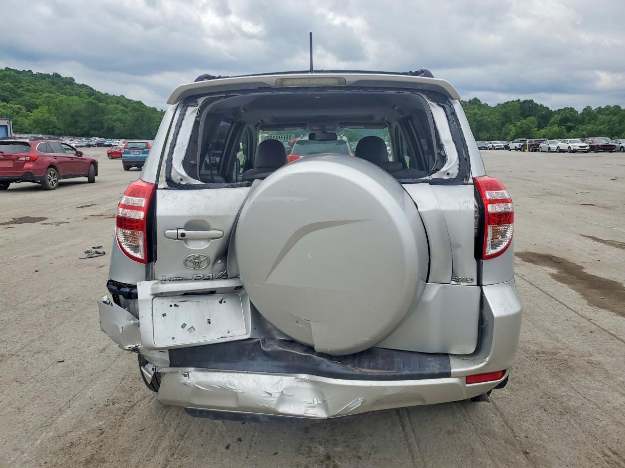 2010 Toyota Rav4 Limited Silver vin: JTMDF4DV9AD028161
