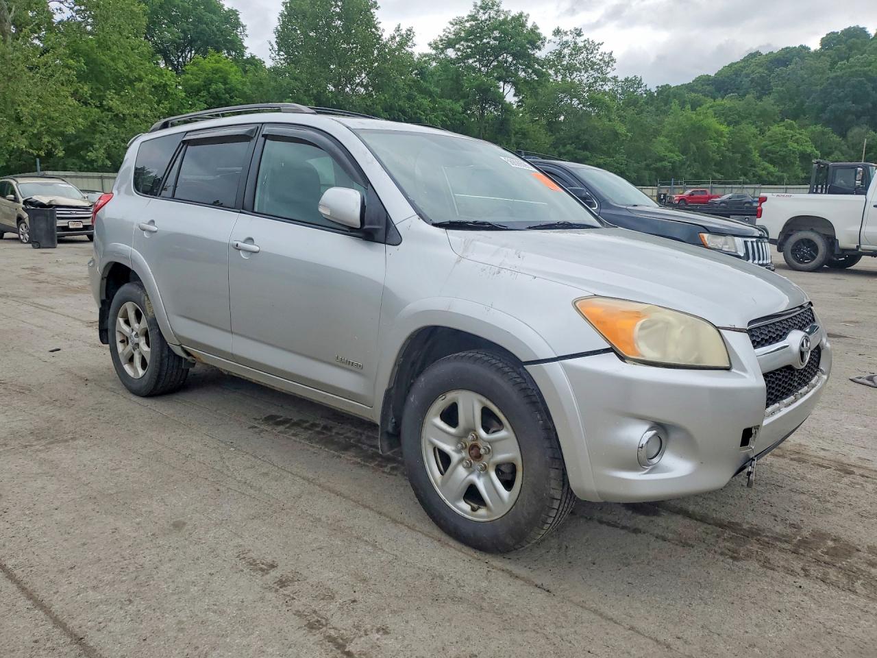 2010 Toyota Rav4 Limited Silver vin: JTMDF4DV9AD028161