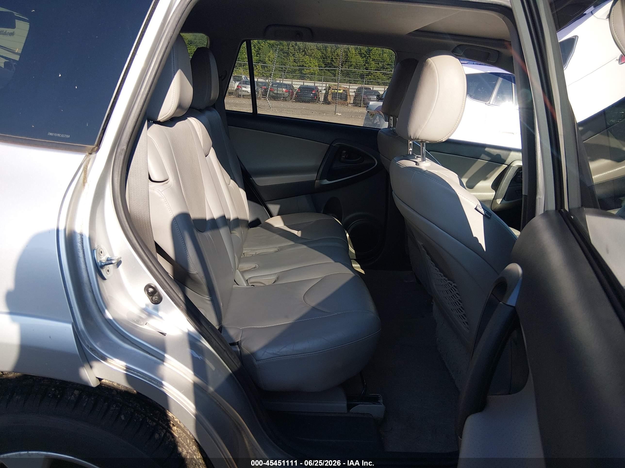 2012 Toyota Rav4 Limited Silver vin: JTMDF4DV9C5057964