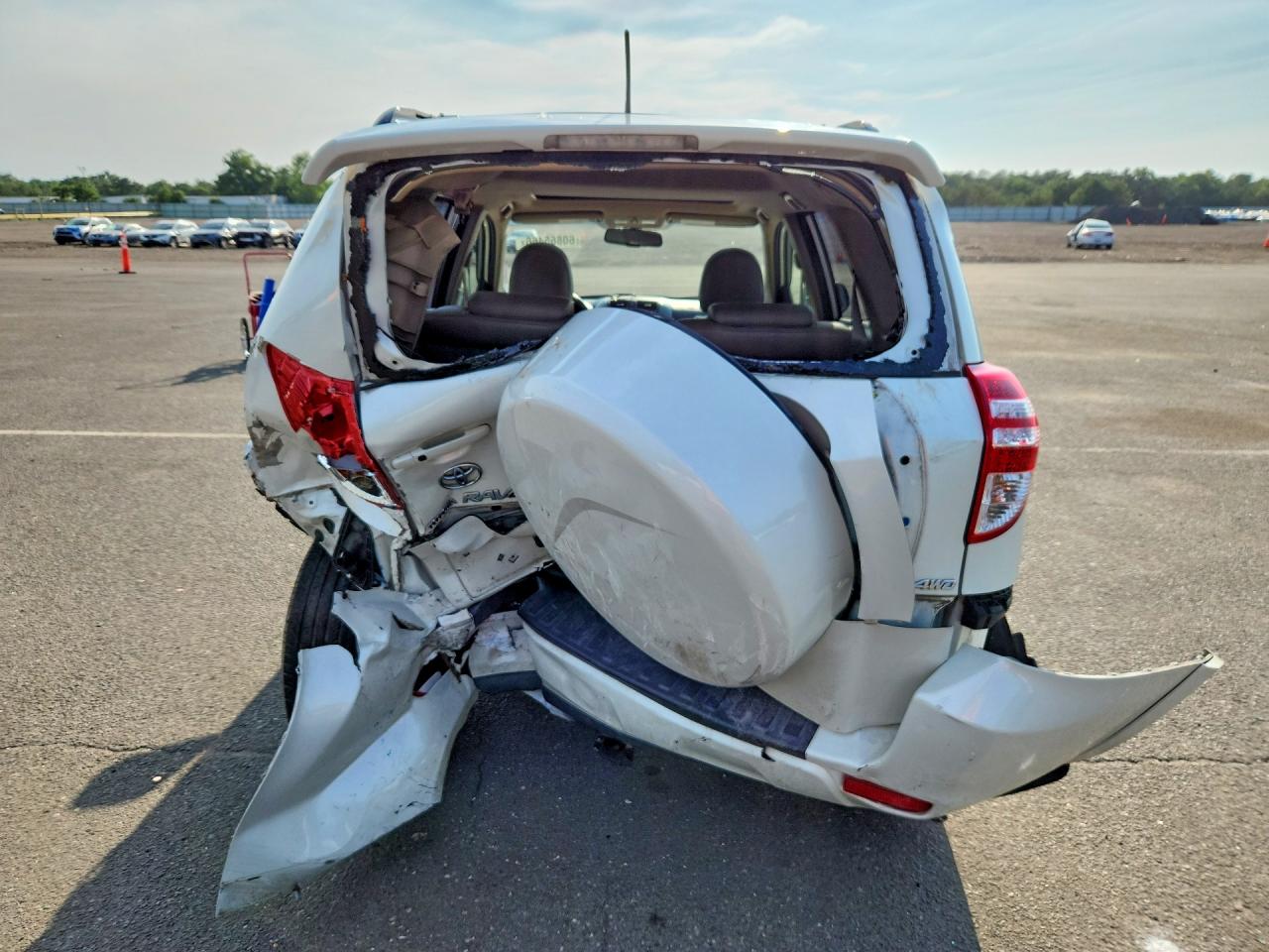 2010 Toyota Rav4 Limited White vin: JTMDF4DVXA5020791