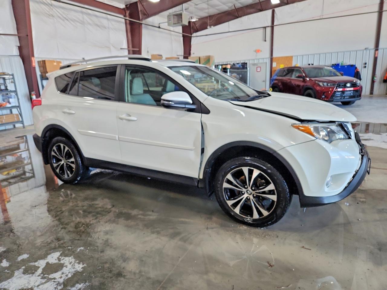 2015 Toyota Rav4 Limited White vin: JTMDFREV0FD163645