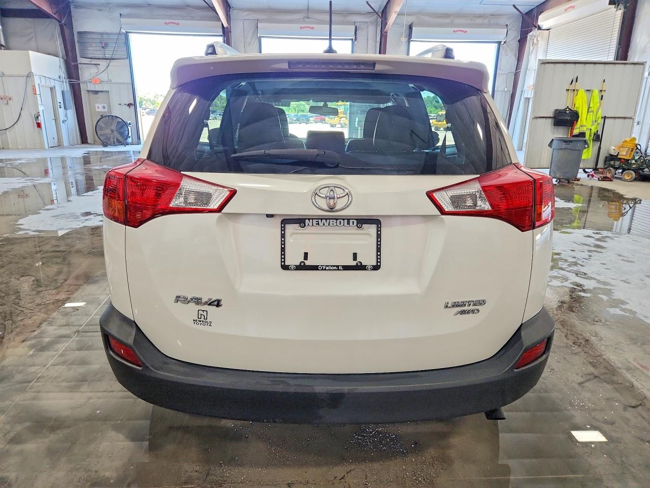 2015 Toyota Rav4 Limited White vin: JTMDFREV0FD163645