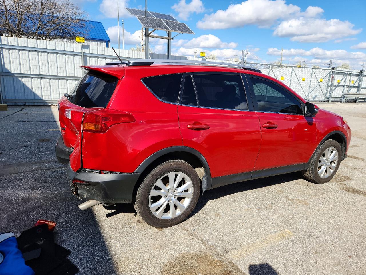 2015 Toyota Rav4 Limited Red vin: JTMDFREV2FD099110