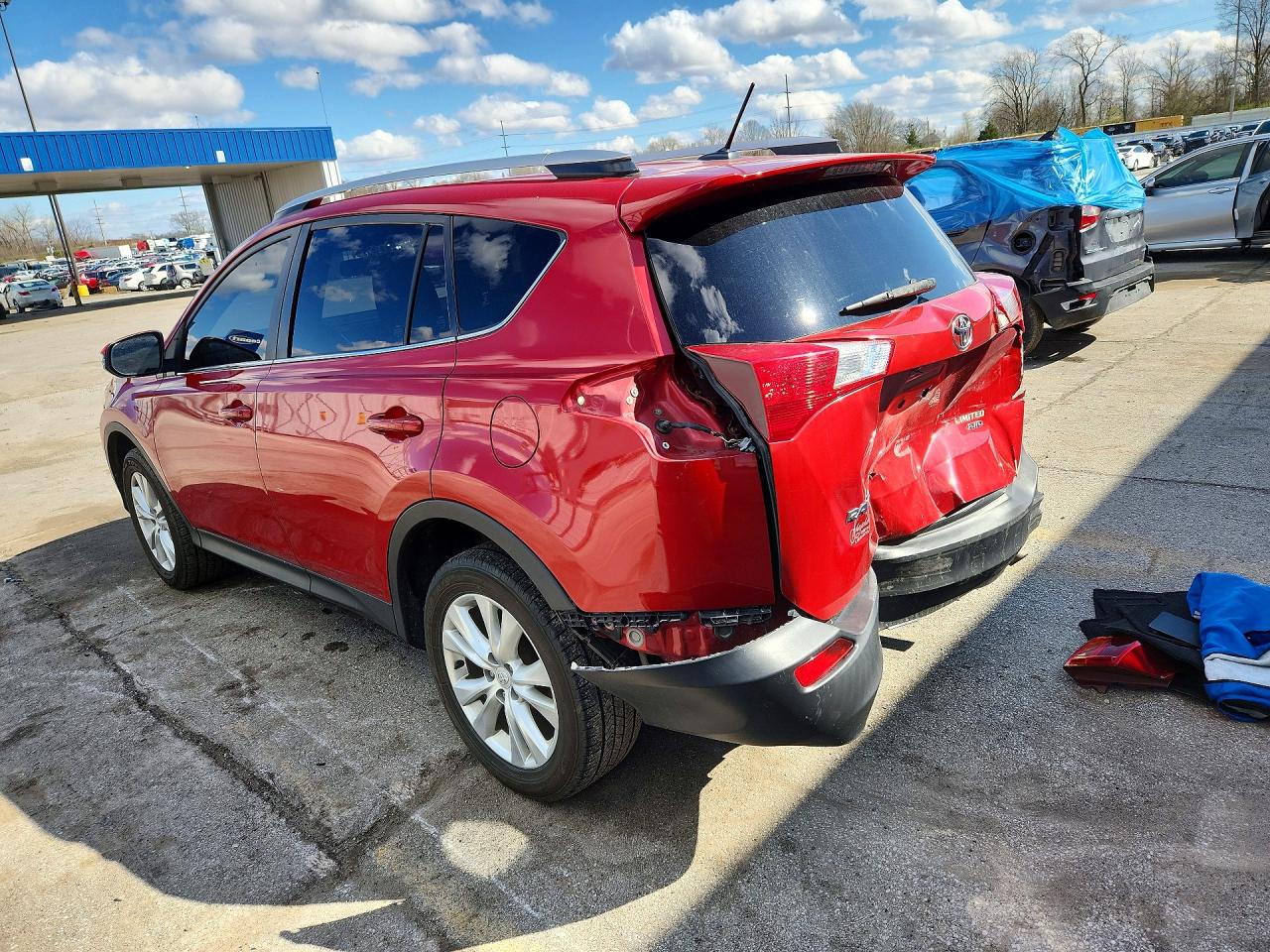 2015 Toyota Rav4 Limited Red vin: JTMDFREV2FD099110