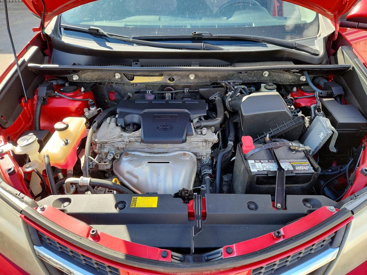 2015 Toyota Rav4 Limited Red vin: JTMDFREV2FD099110