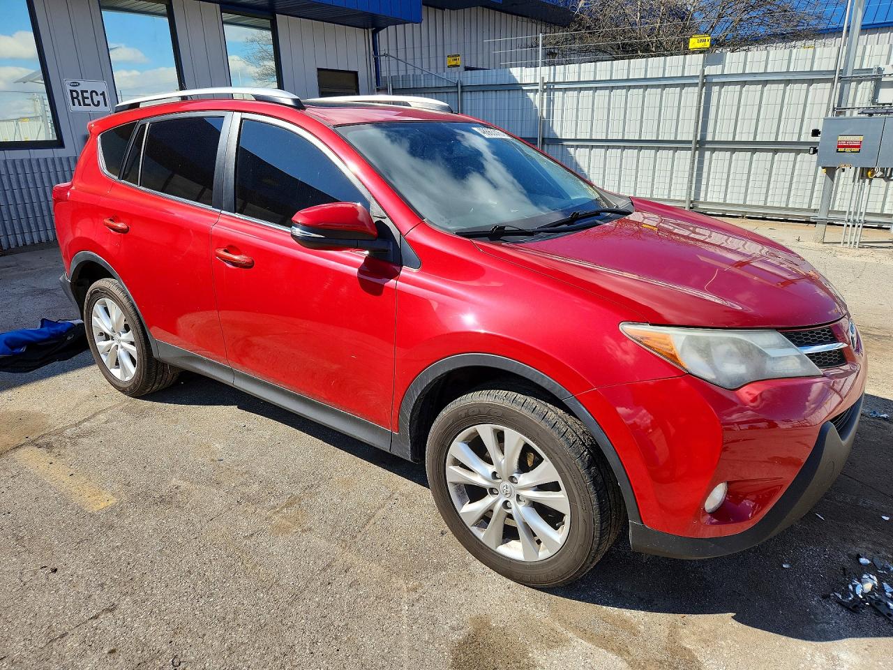 2015 Toyota Rav4 Limited Red vin: JTMDFREV2FD099110