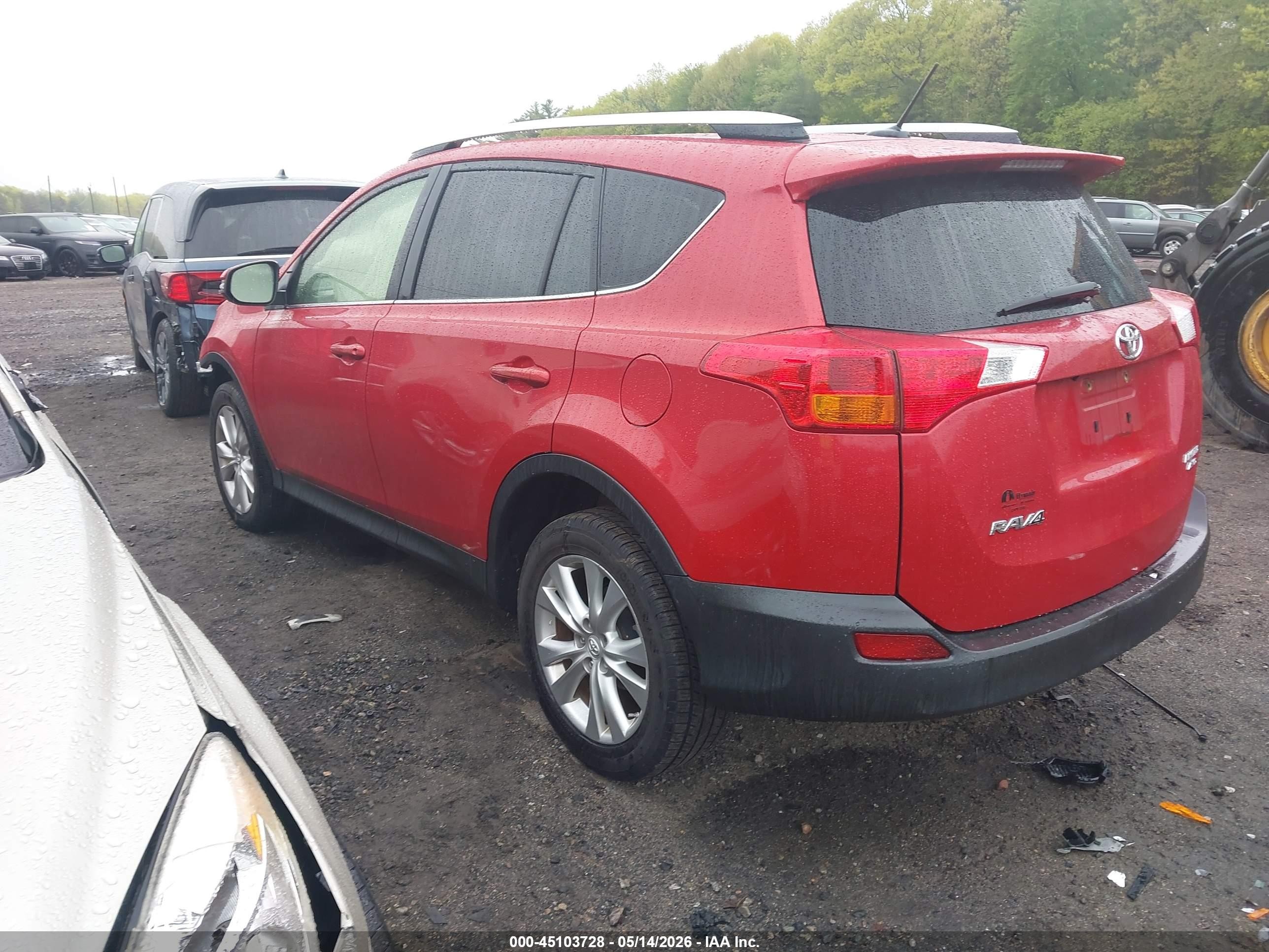 2015 Toyota Rav4 Limited Red vin: JTMDFREV2FD113216