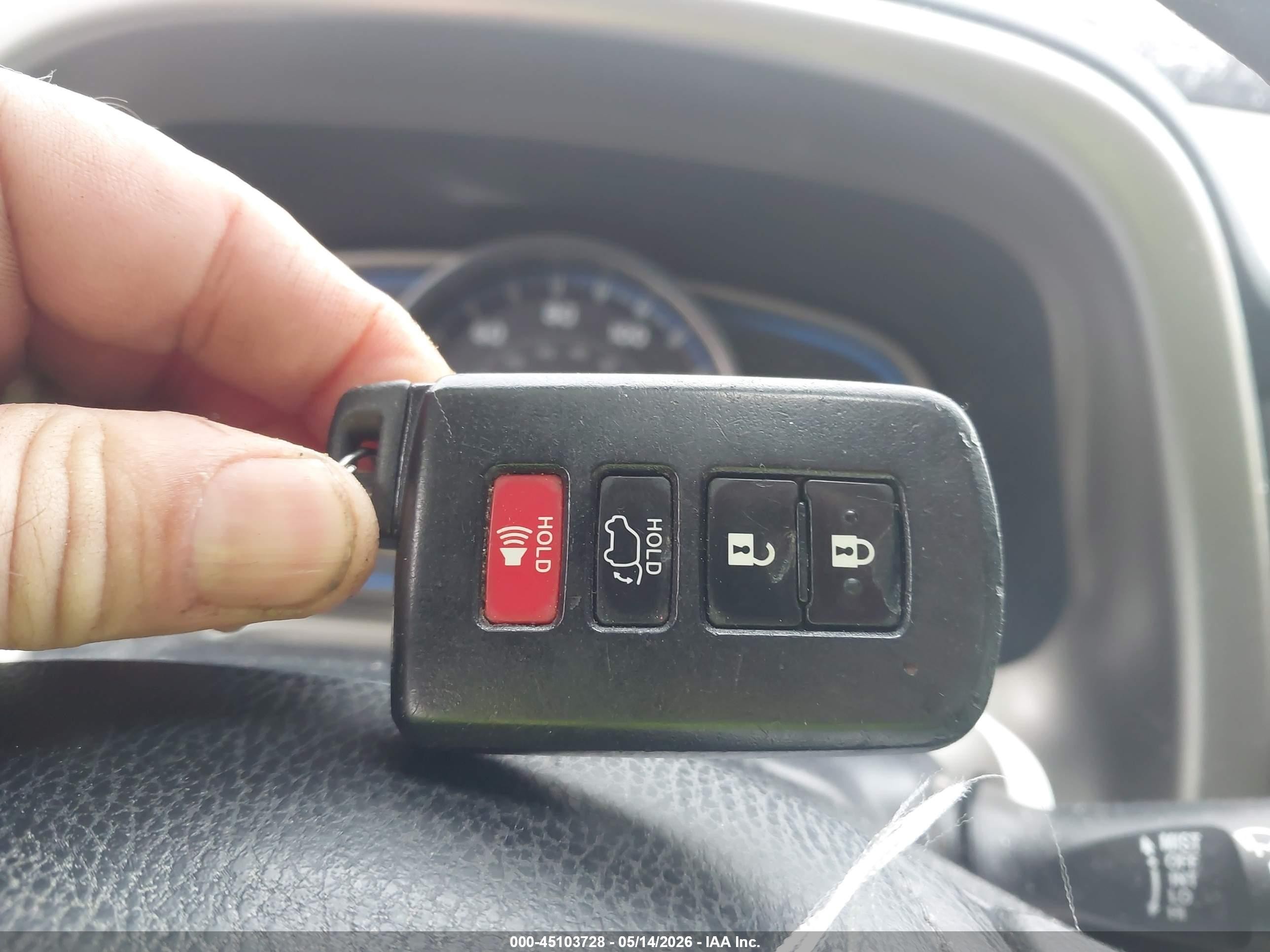 2015 Toyota Rav4 Limited Red vin: JTMDFREV2FD113216