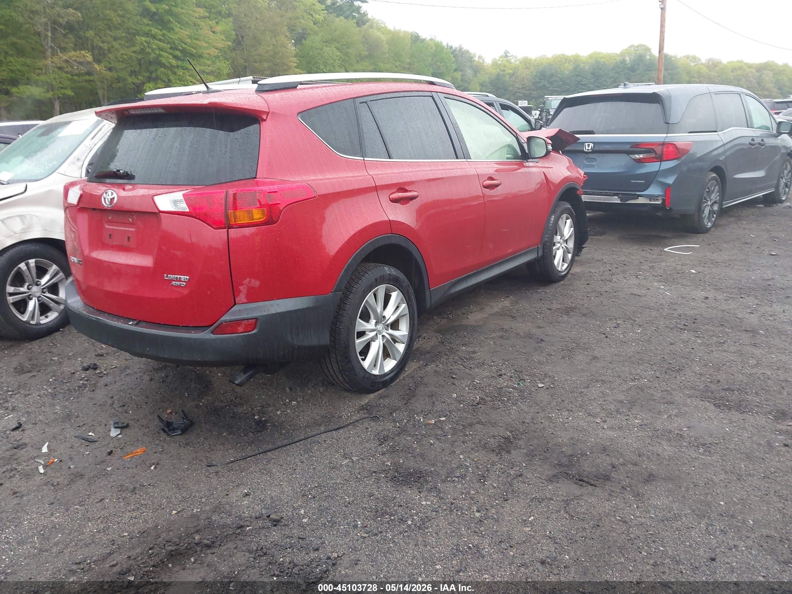 2015 Toyota Rav4 Limited Red vin: JTMDFREV2FD113216