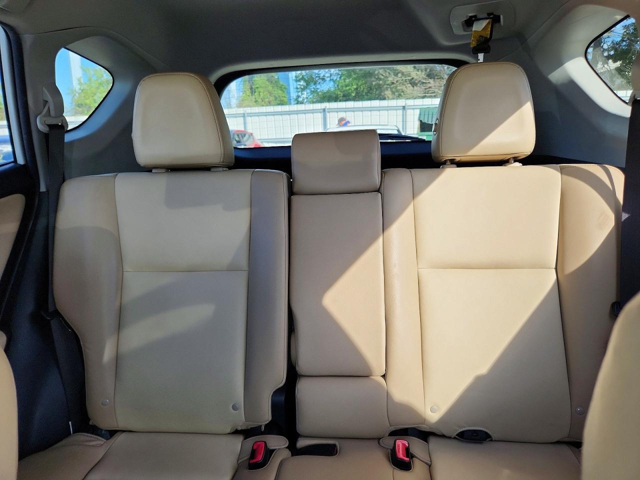 2015 Toyota Rav4 Limited White vin: JTMDFREV3FD110549