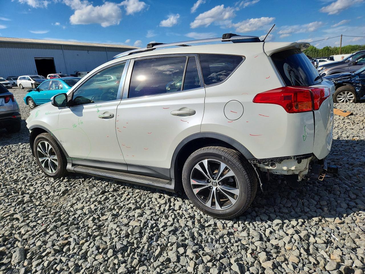 2015 Toyota Rav4 Limited White vin: JTMDFREV3FD110549