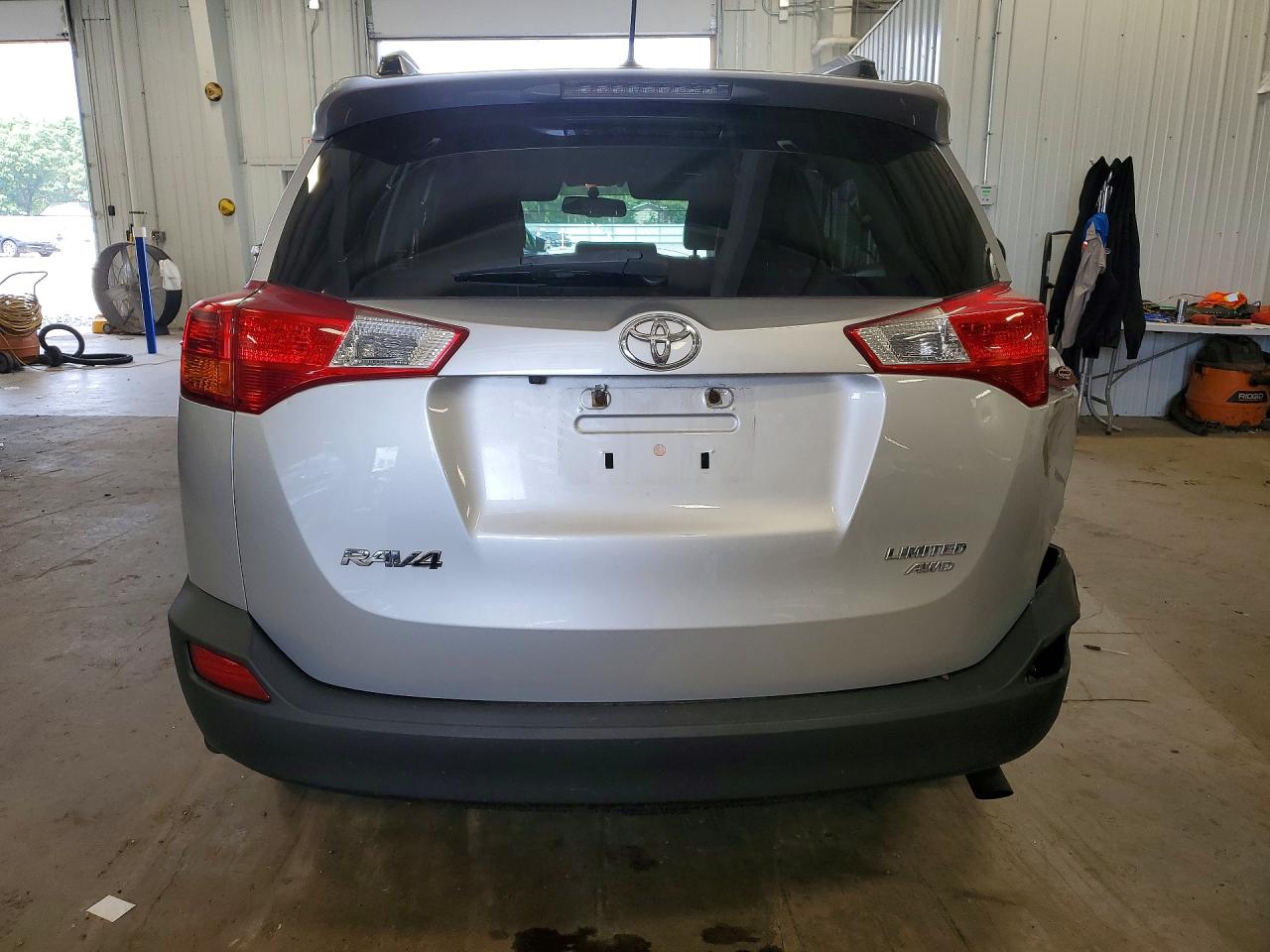 2015 Toyota Rav4 Limited Silver vin: JTMDFREV3FD144751