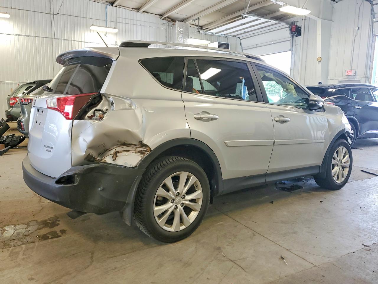 2015 Toyota Rav4 Limited Silver vin: JTMDFREV3FD144751