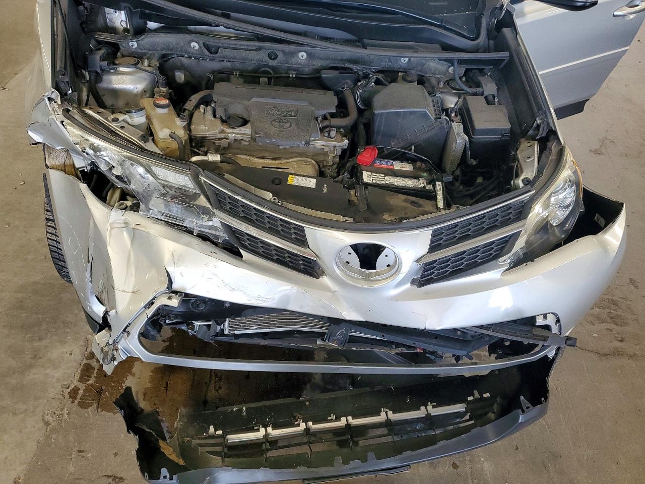 2015 Toyota Rav4 Limited Silver vin: JTMDFREV3FD144751