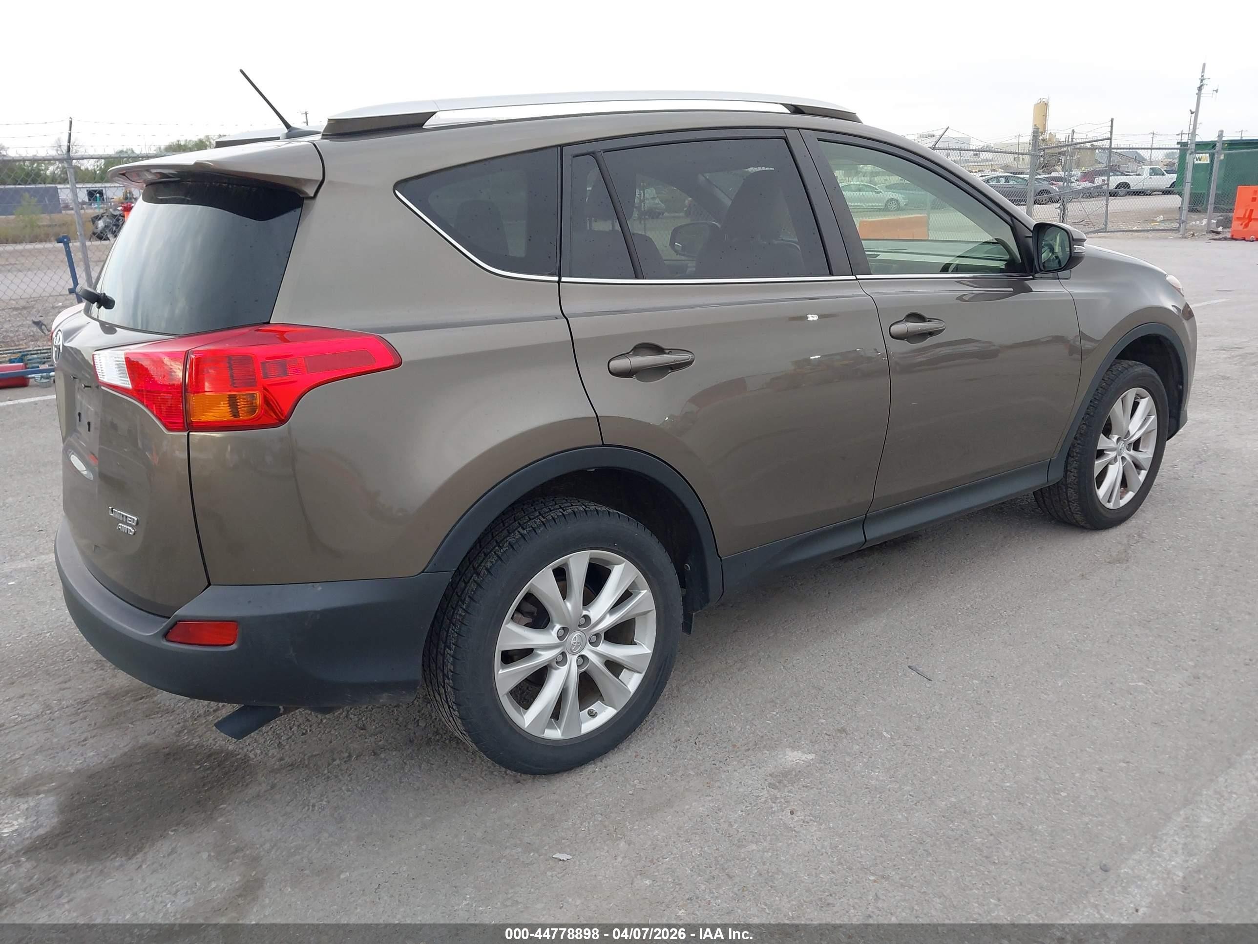 2015 Toyota Rav4 Limited Tan vin: JTMDFREV3FD168595