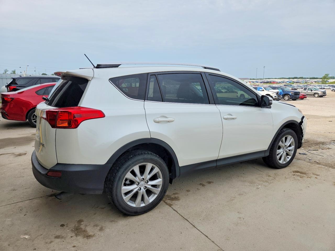 2013 Toyota Rav4 Limited White vin: JTMDFREV4DD043005
