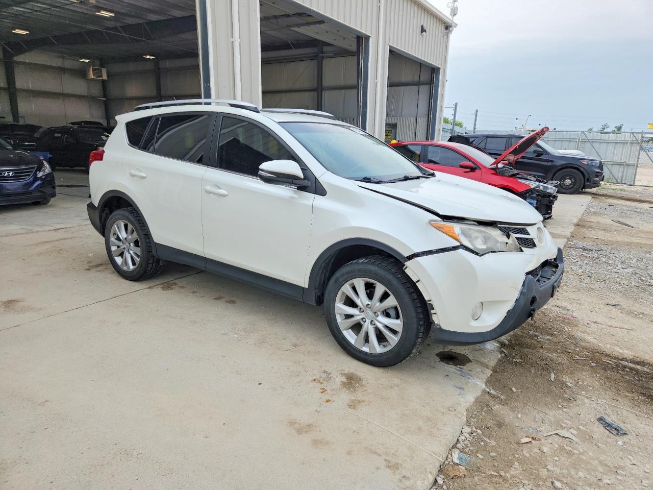 2013 Toyota Rav4 Limited White vin: JTMDFREV4DD043005