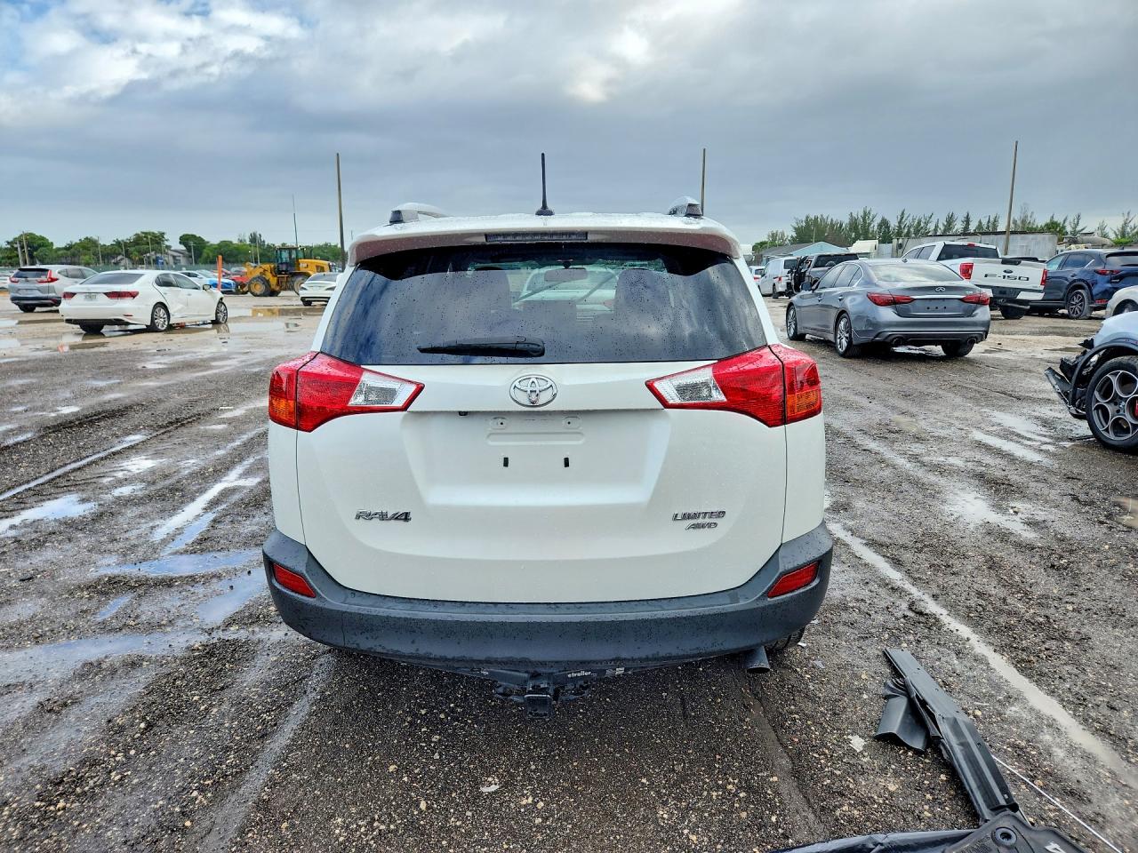 2014 Toyota Rav4 Limited White vin: JTMDFREV4ED084526