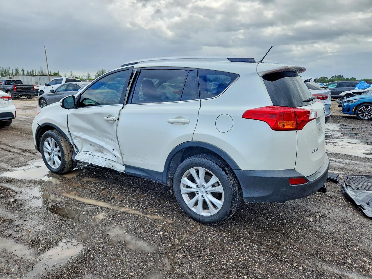 2014 Toyota Rav4 Limited White vin: JTMDFREV4ED084526