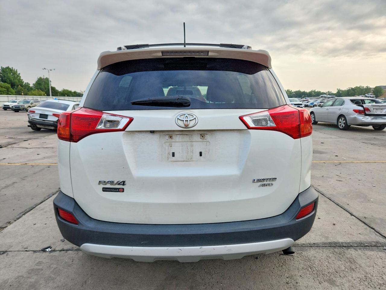 2015 Toyota Rav4 Limited White vin: JTMDFREV4FD127327