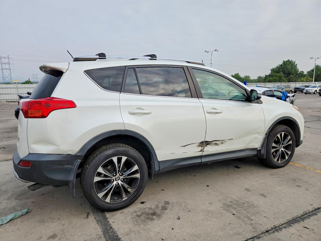 2015 Toyota Rav4 Limited White vin: JTMDFREV4FD127327