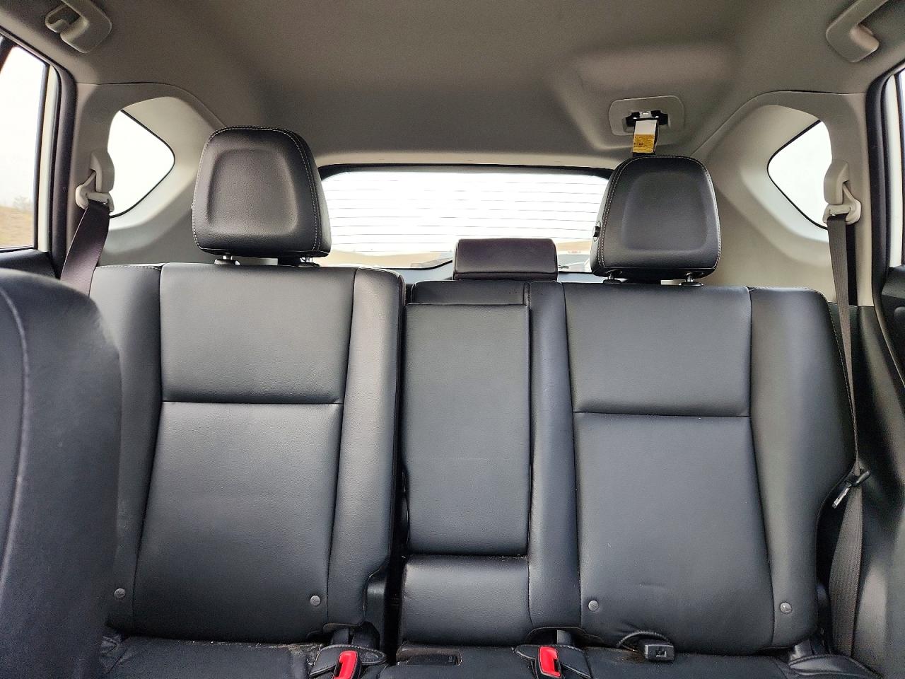 2015 Toyota Rav4 Limited White vin: JTMDFREV4FD127327