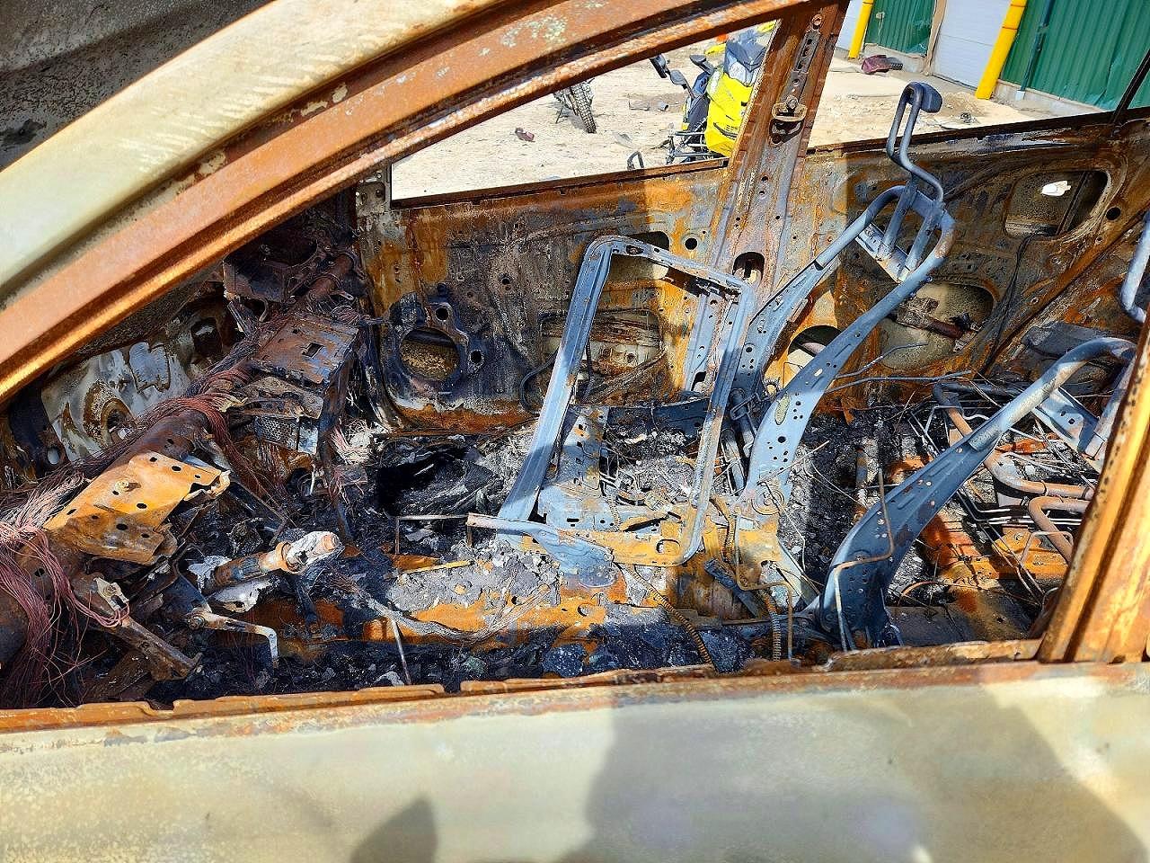 2018 Toyota Rav4 Limited Burn vin: JTMDFREV4JJ194794