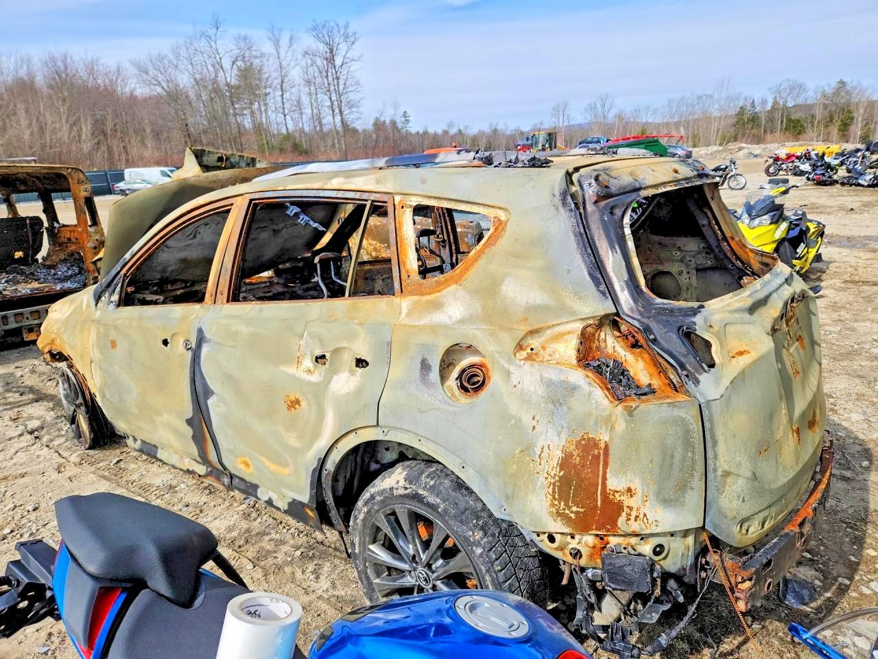 2018 Toyota Rav4 Limited Burn vin: JTMDFREV4JJ194794