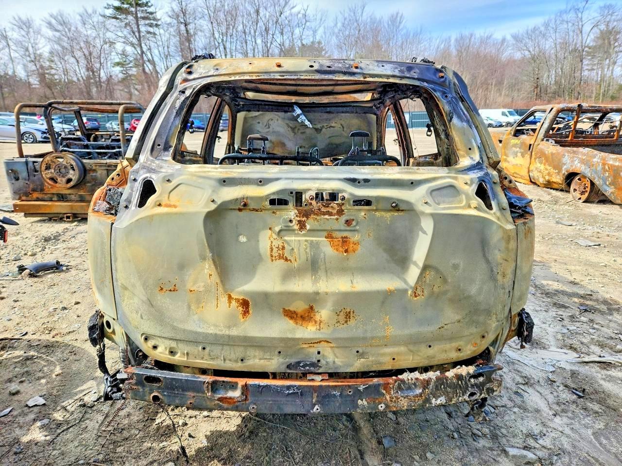 2018 Toyota Rav4 Limited Burn vin: JTMDFREV4JJ194794