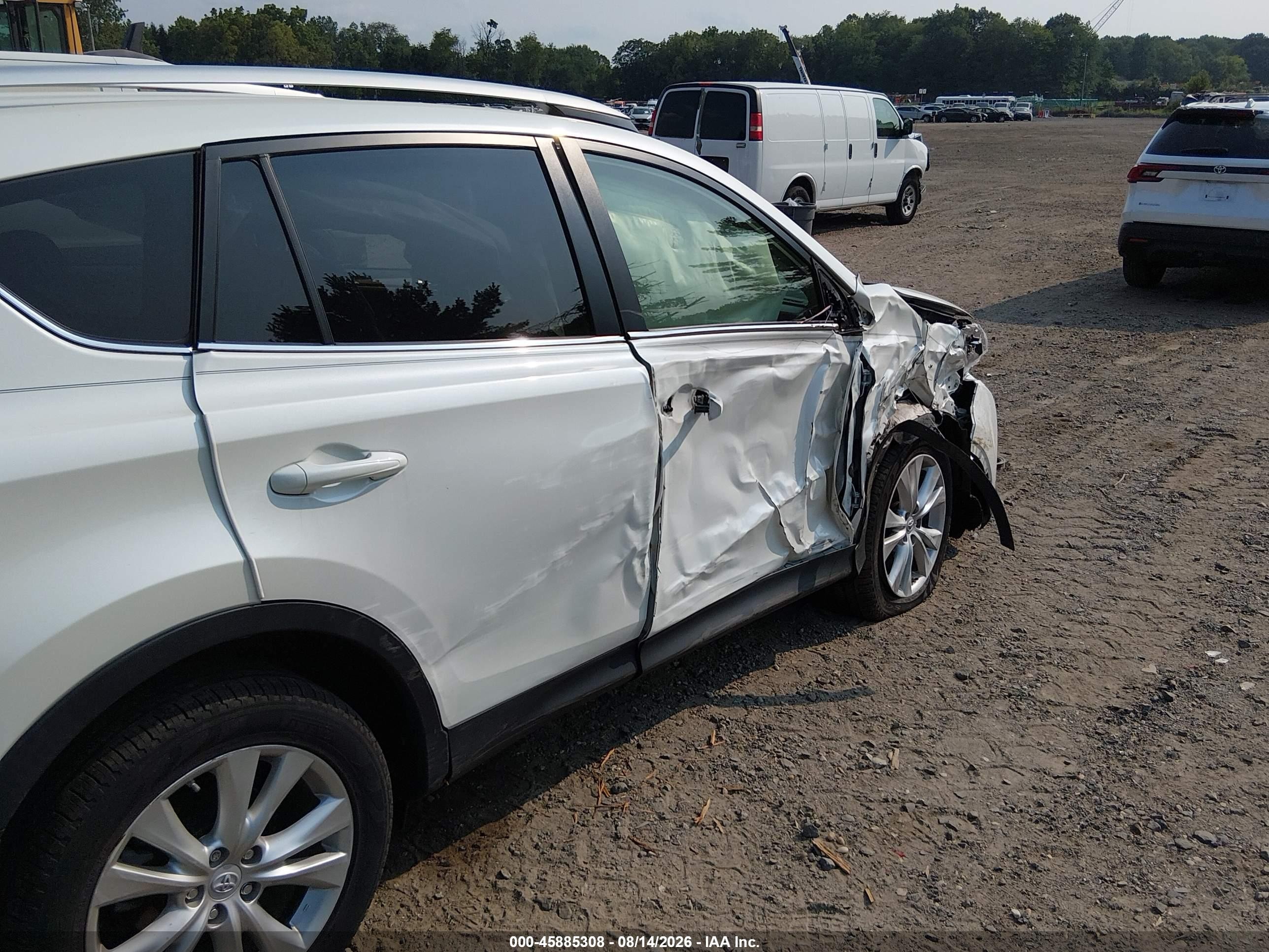 2013 Toyota Rav4 Limited White vin: JTMDFREV5D5017992
