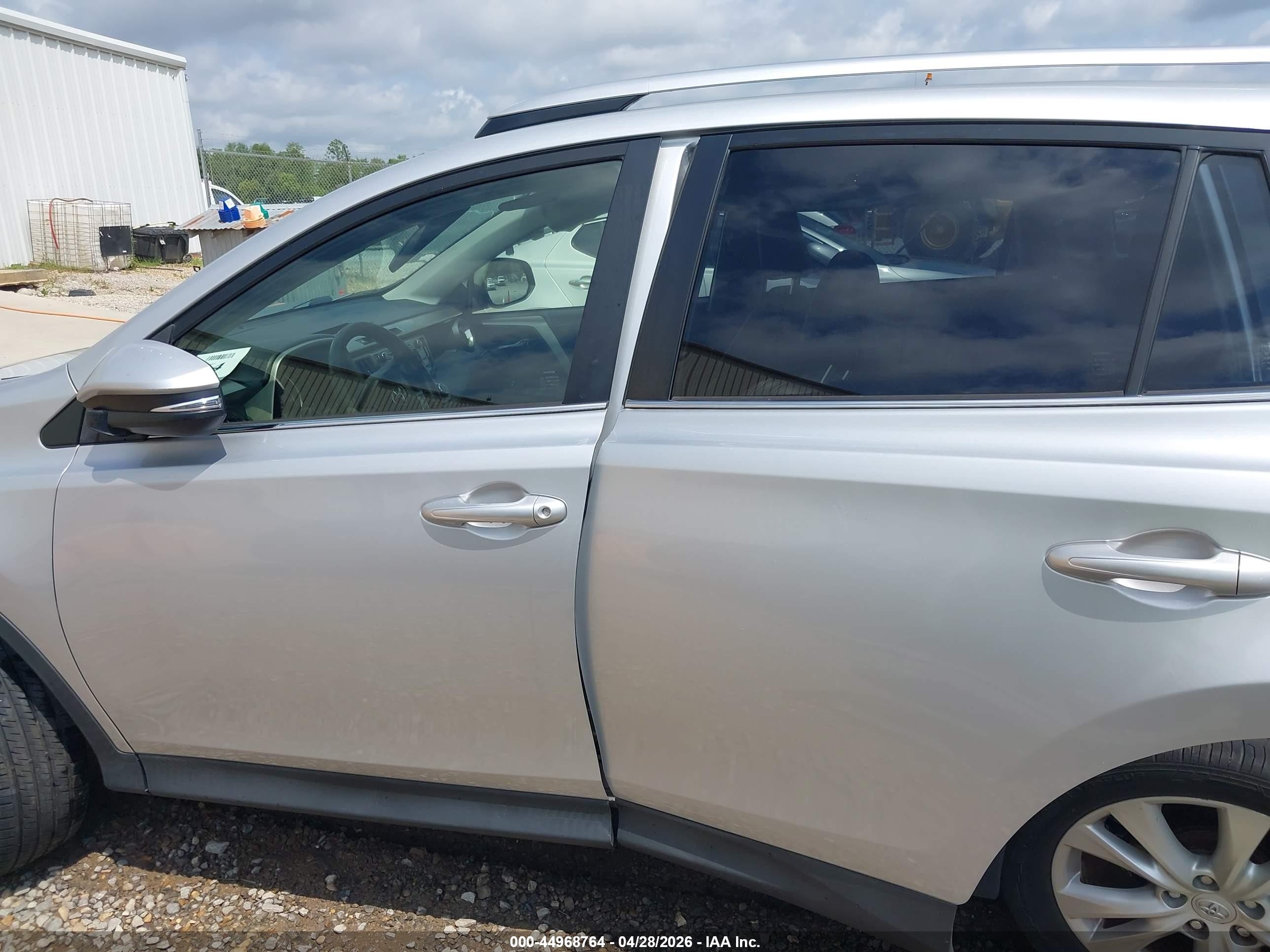 2013 Toyota Rav4 Limited Серебряный vin: JTMDFREV5D5020018