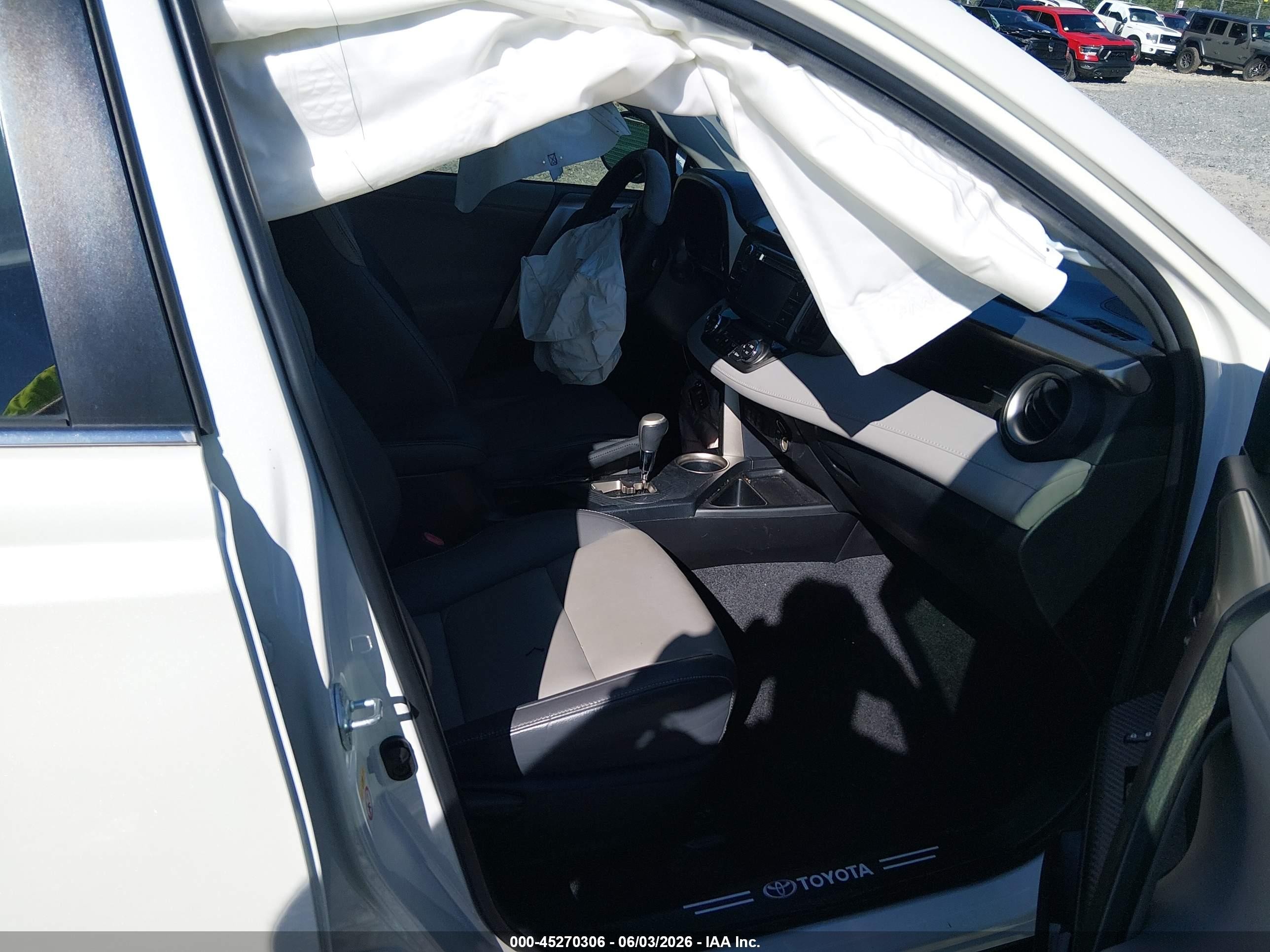 2013 Toyota Rav4 Limited White vin: JTMDFREV5DD024124