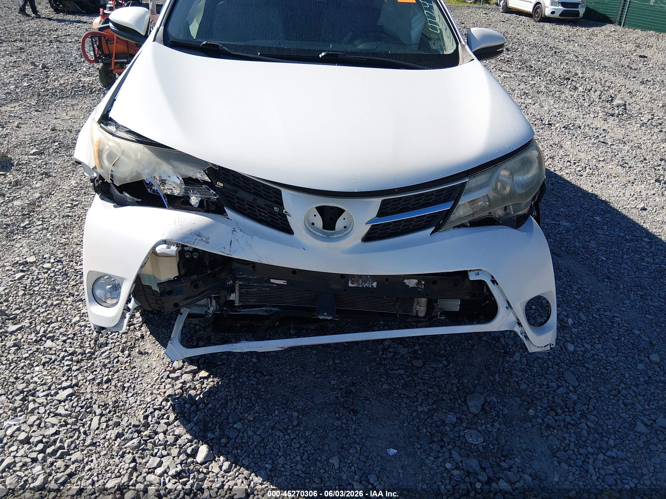 2013 Toyota Rav4 Limited White vin: JTMDFREV5DD024124