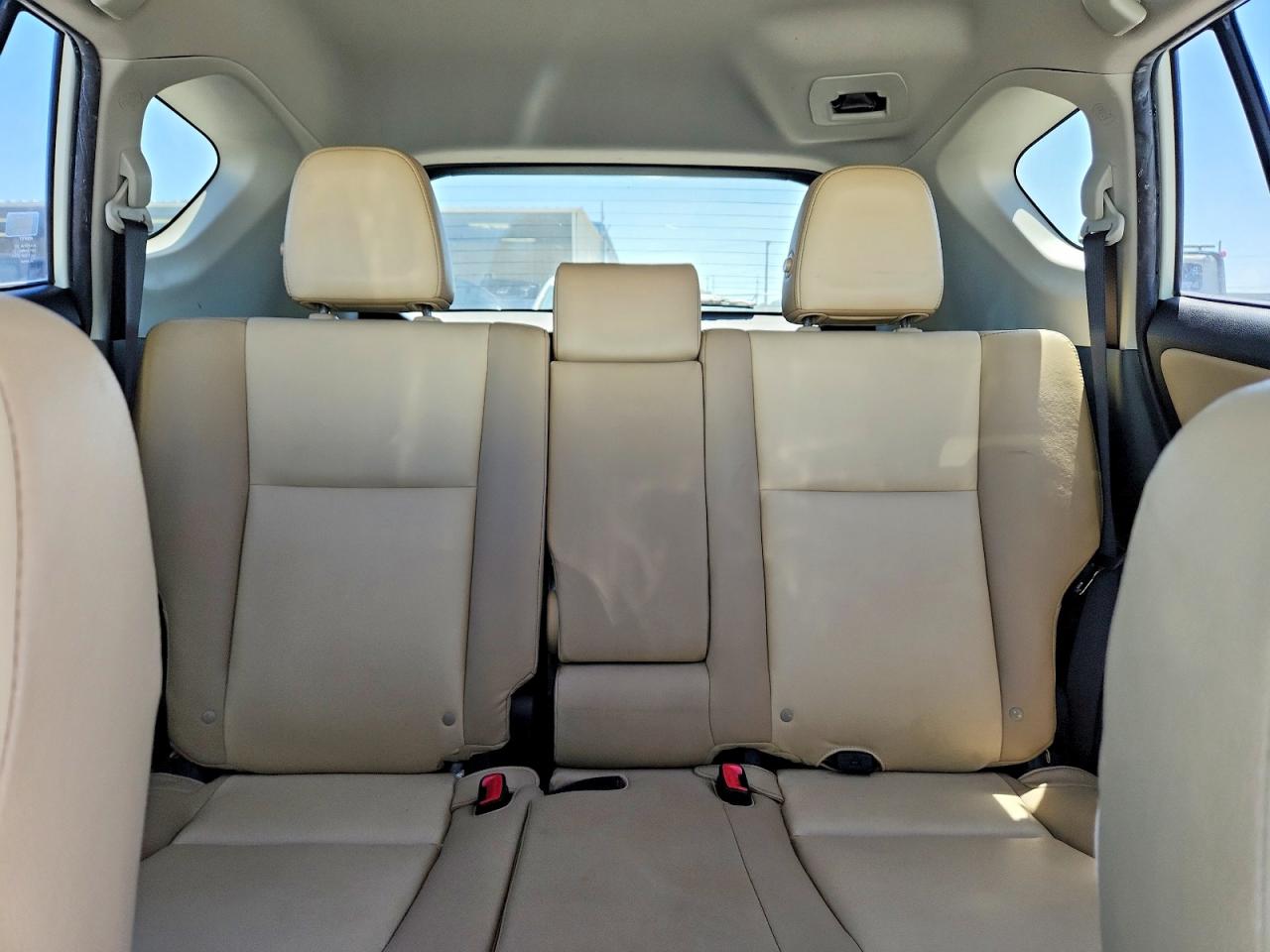 2014 Toyota Rav4 Limited White vin: JTMDFREV5ED094787