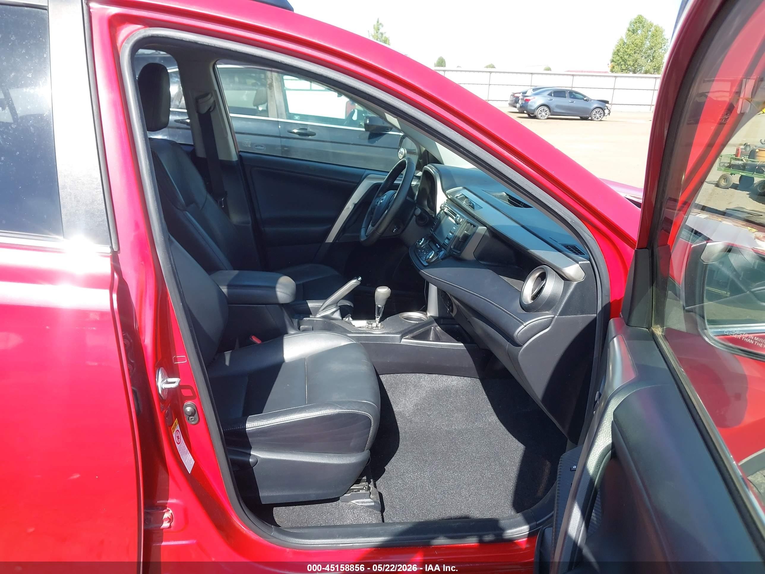 2015 Toyota Rav4 Limited Red vin: JTMDFREV5FD144038