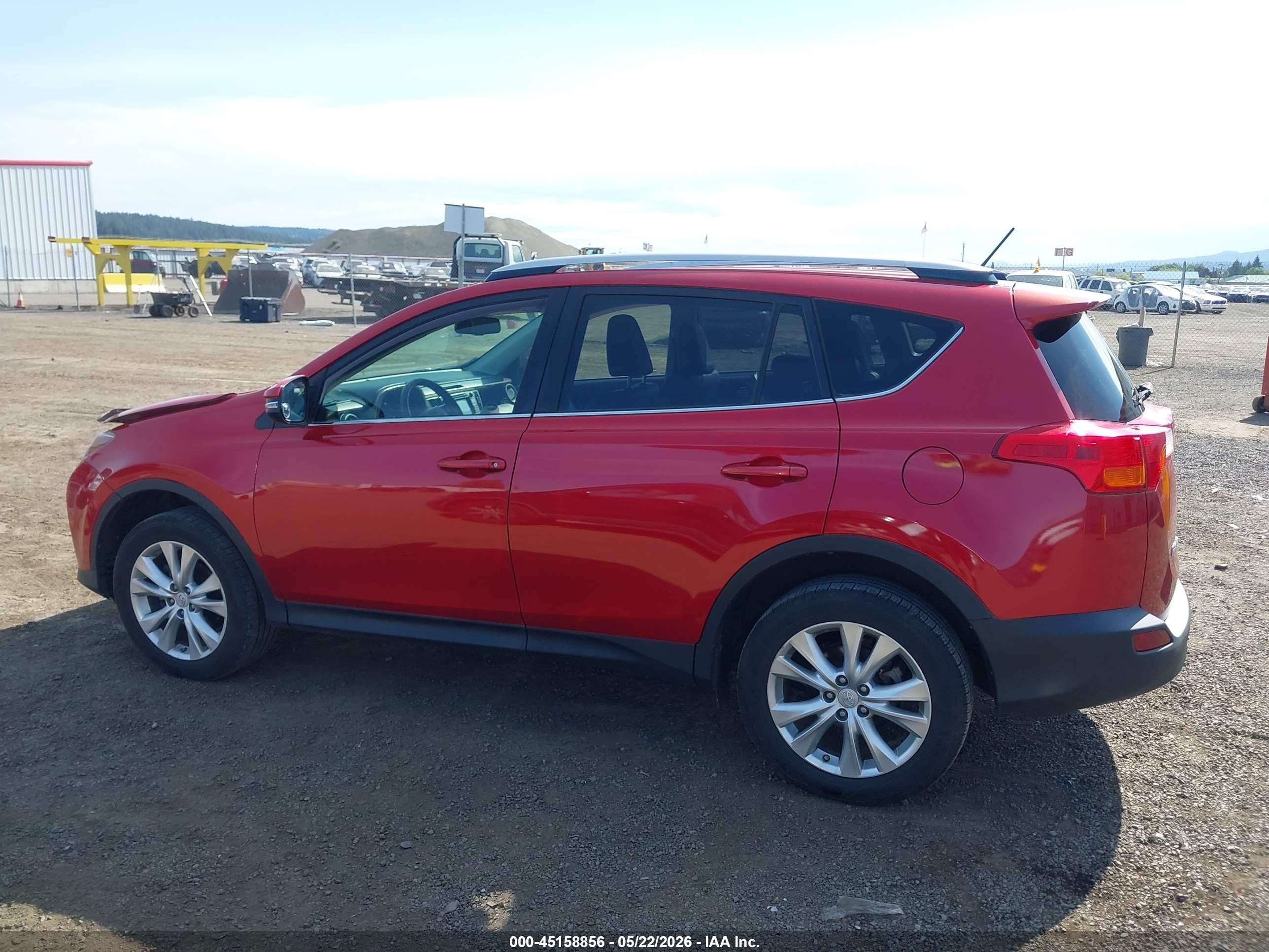 2015 Toyota Rav4 Limited Red vin: JTMDFREV5FD144038