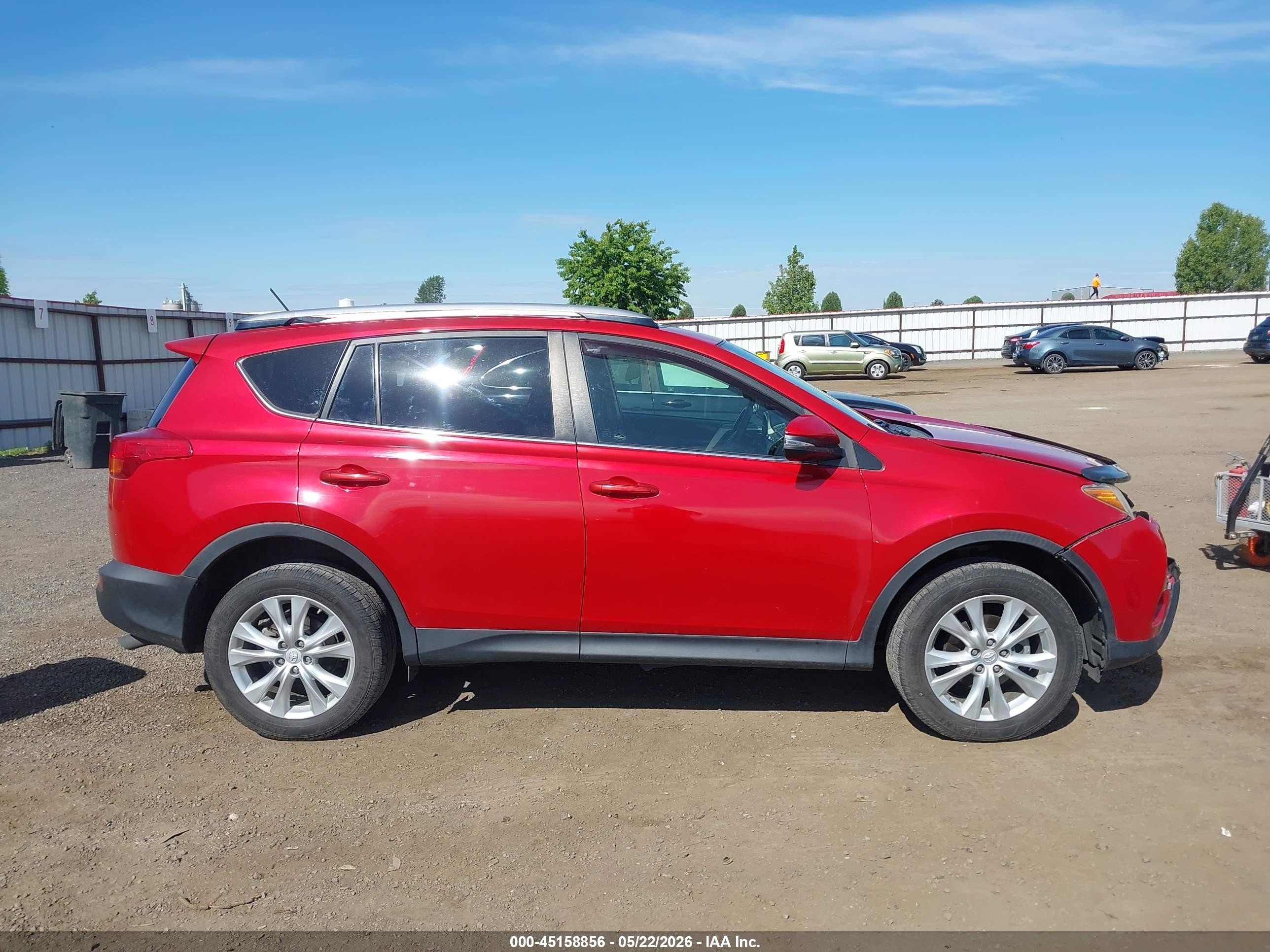 2015 Toyota Rav4 Limited Red vin: JTMDFREV5FD144038