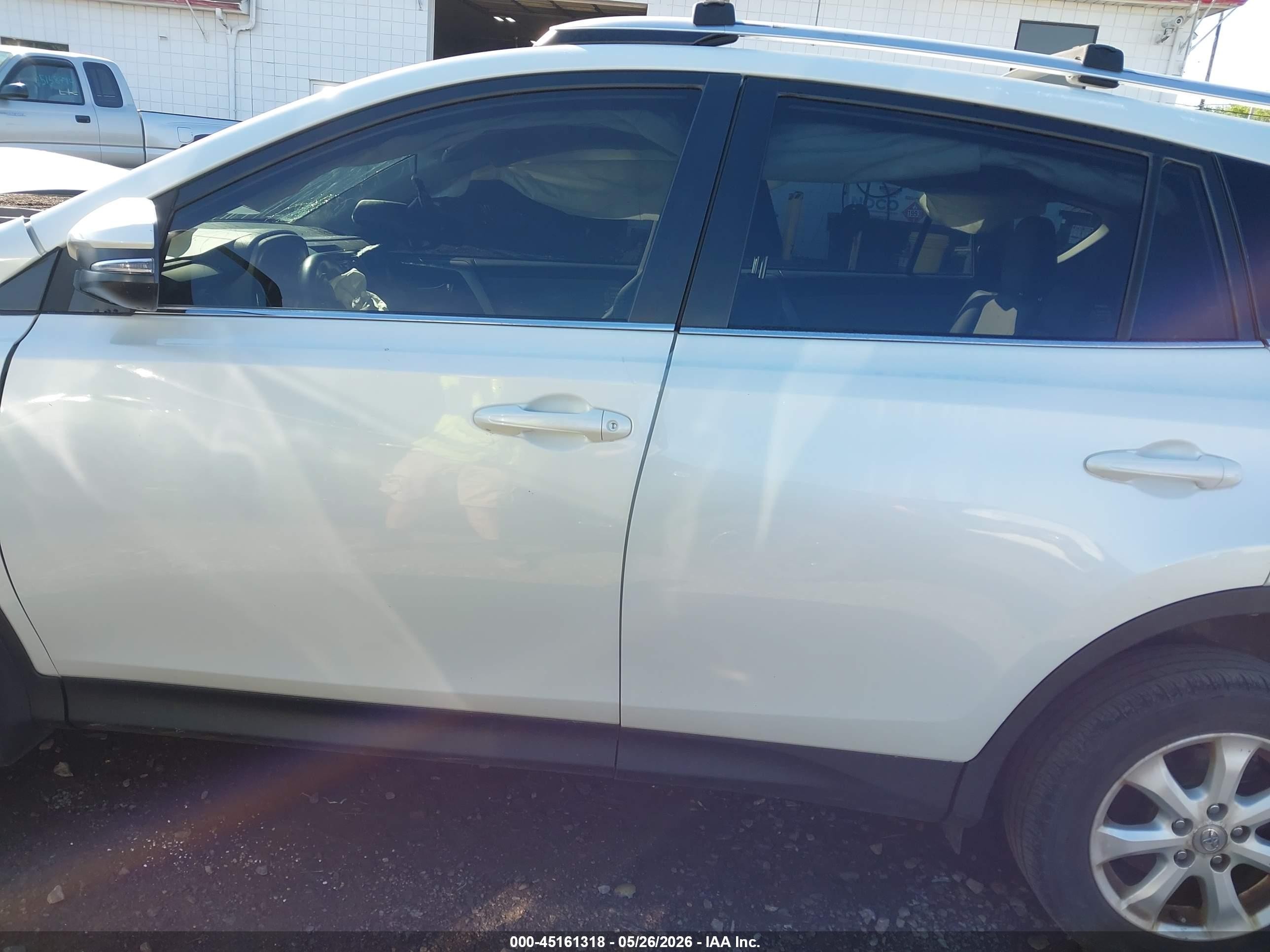 2015 Toyota Rav4 Limited White vin: JTMDFREV5FJ034639