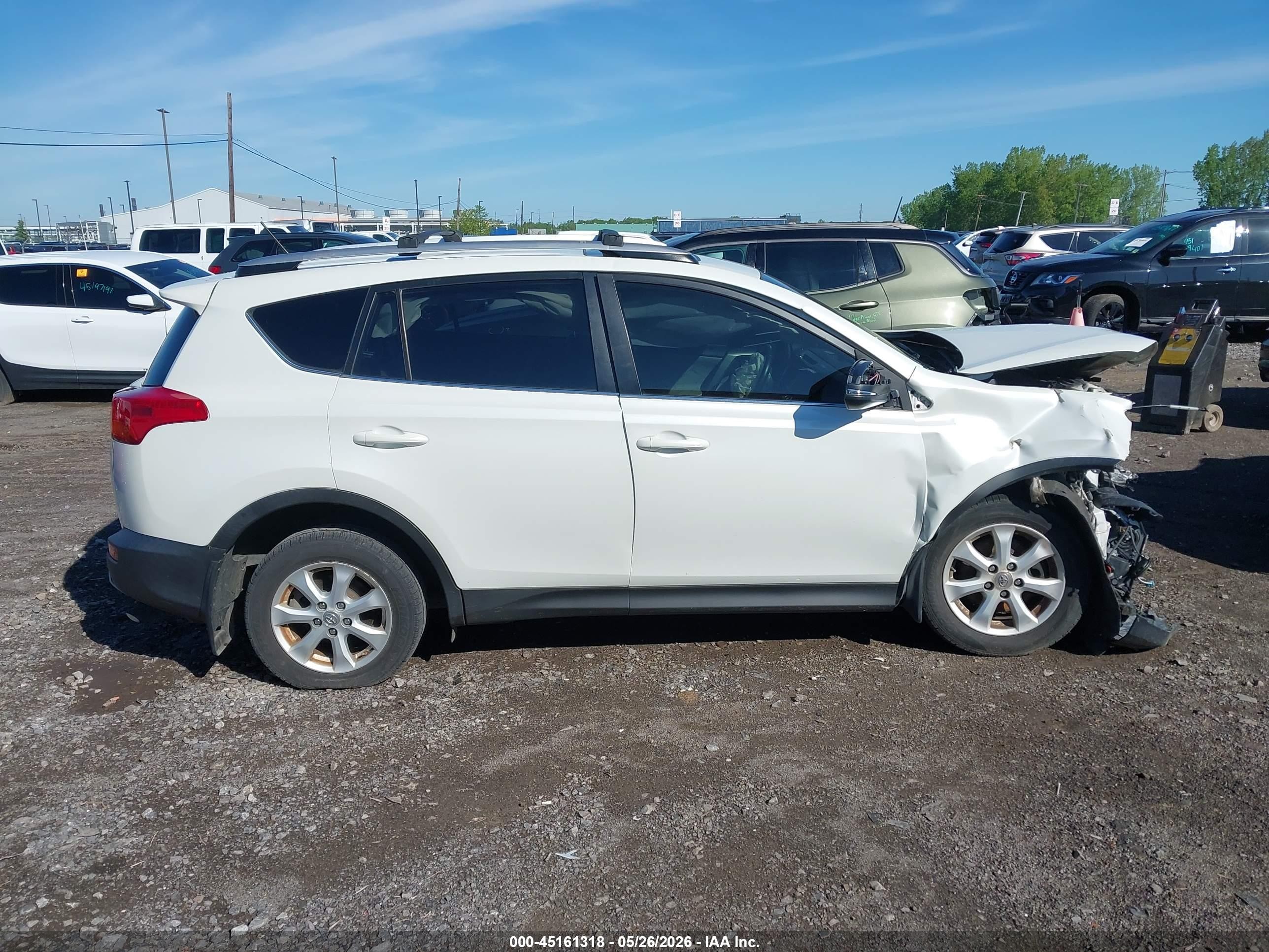 2015 Toyota Rav4 Limited White vin: JTMDFREV5FJ034639