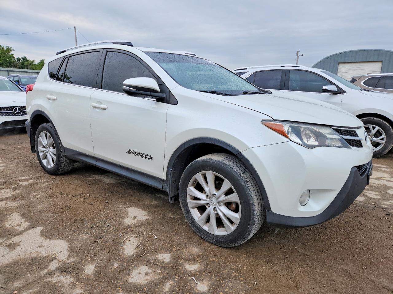 2014 Toyota Rav4 Limited White vin: JTMDFREV6ED077397