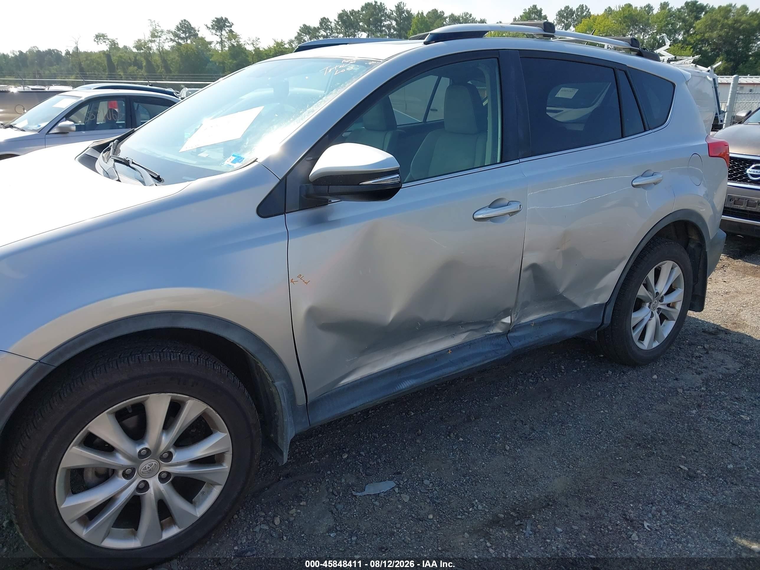 2015 Toyota Rav4 Limited Silver vin: JTMDFREV6FD138913
