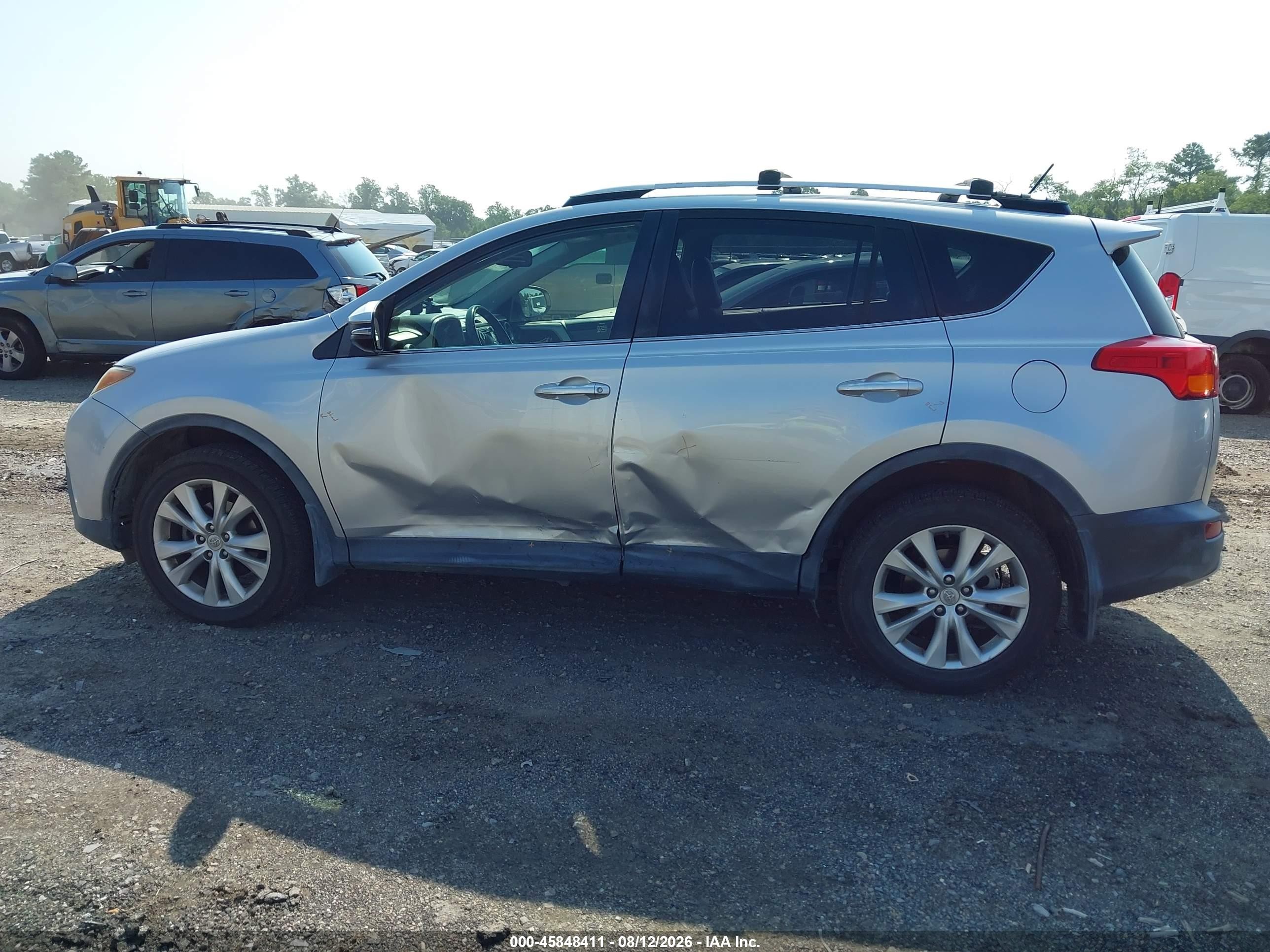 2015 Toyota Rav4 Limited Silver vin: JTMDFREV6FD138913