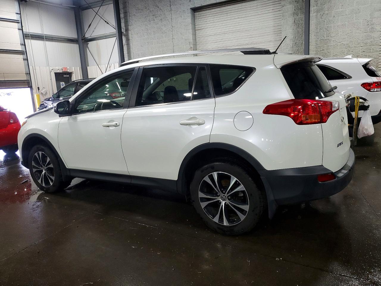 2015 Toyota Rav4 Limited Белый vin: JTMDFREV6FD161446