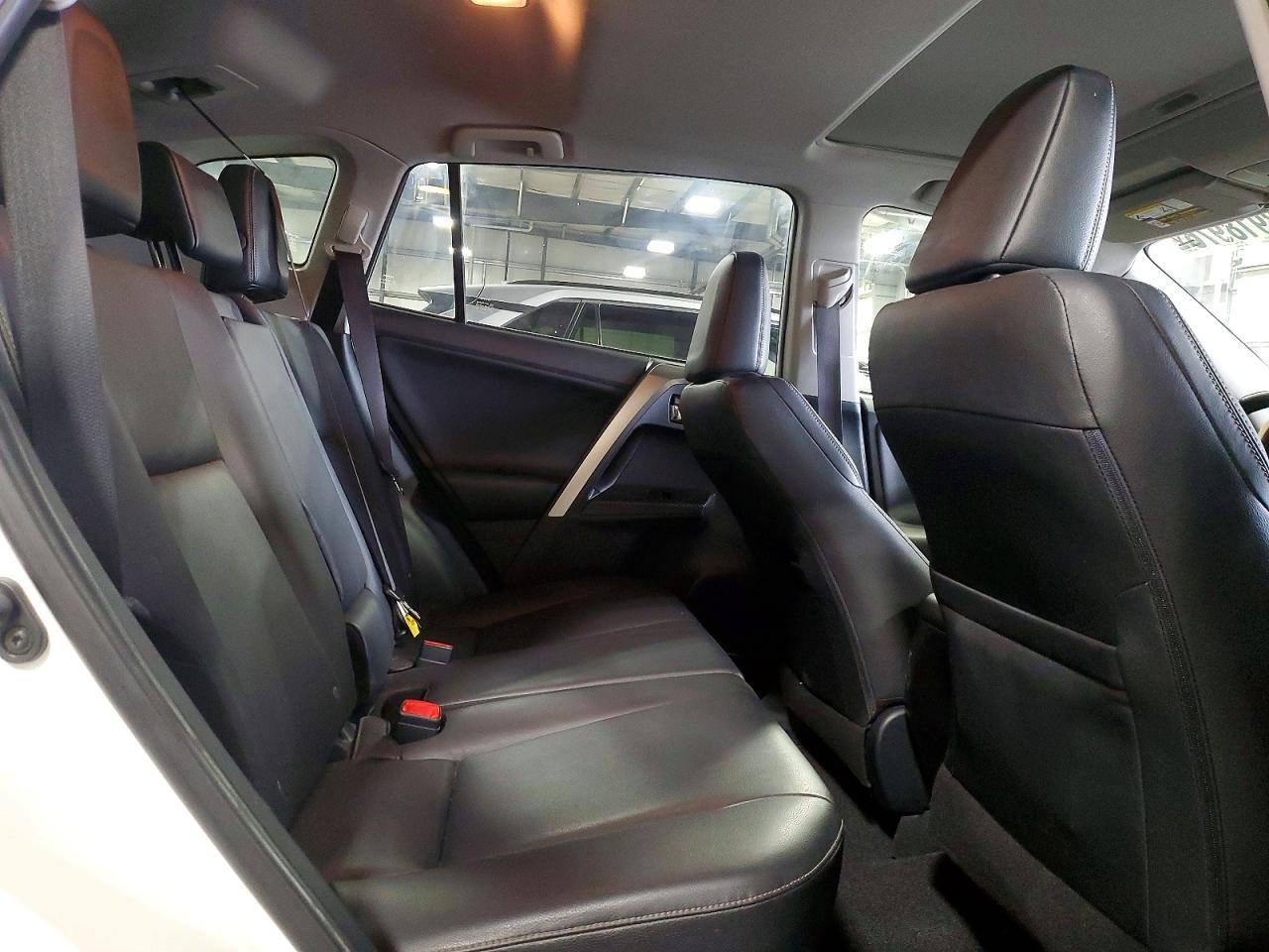 2015 Toyota Rav4 Limited Белый vin: JTMDFREV6FD161446