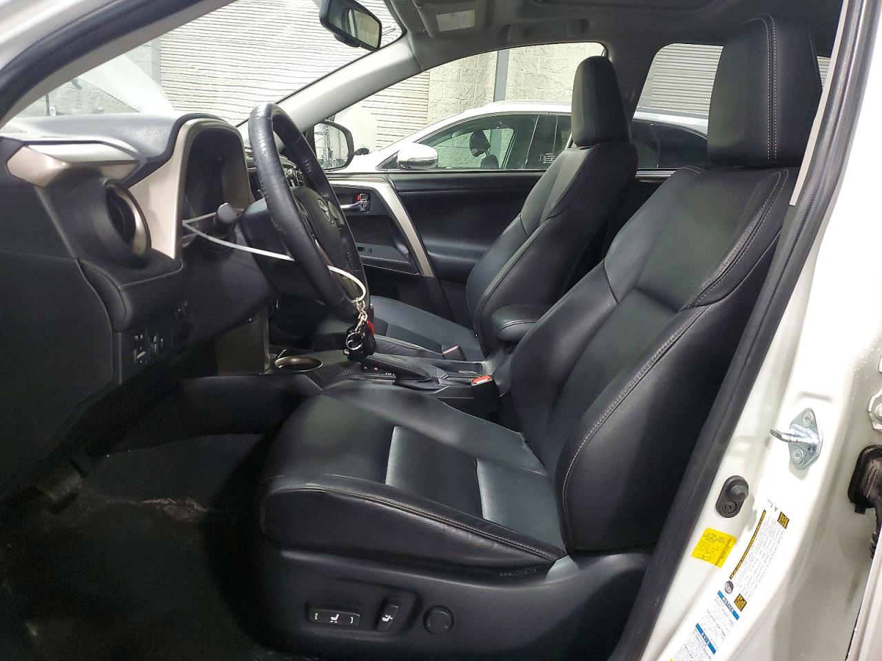 2015 Toyota Rav4 Limited Белый vin: JTMDFREV6FD161446